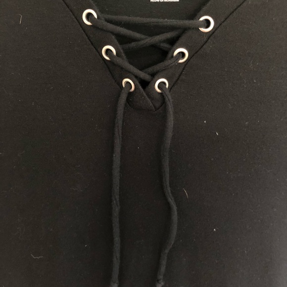 Cross Cross Tie Front Top - Picture 3 of 3